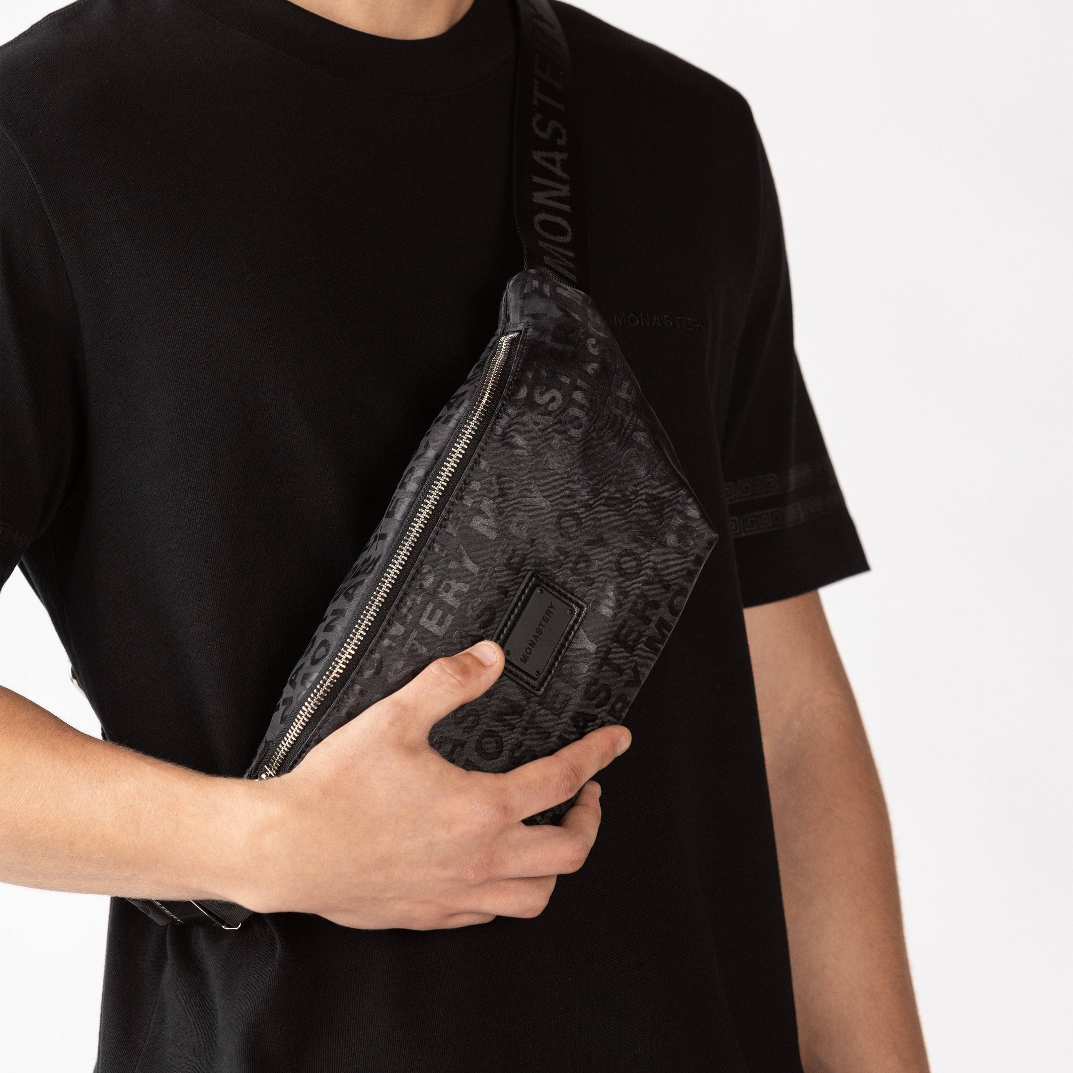 RIÑONERA FRIXO NEGRO 3 - MONASTERY