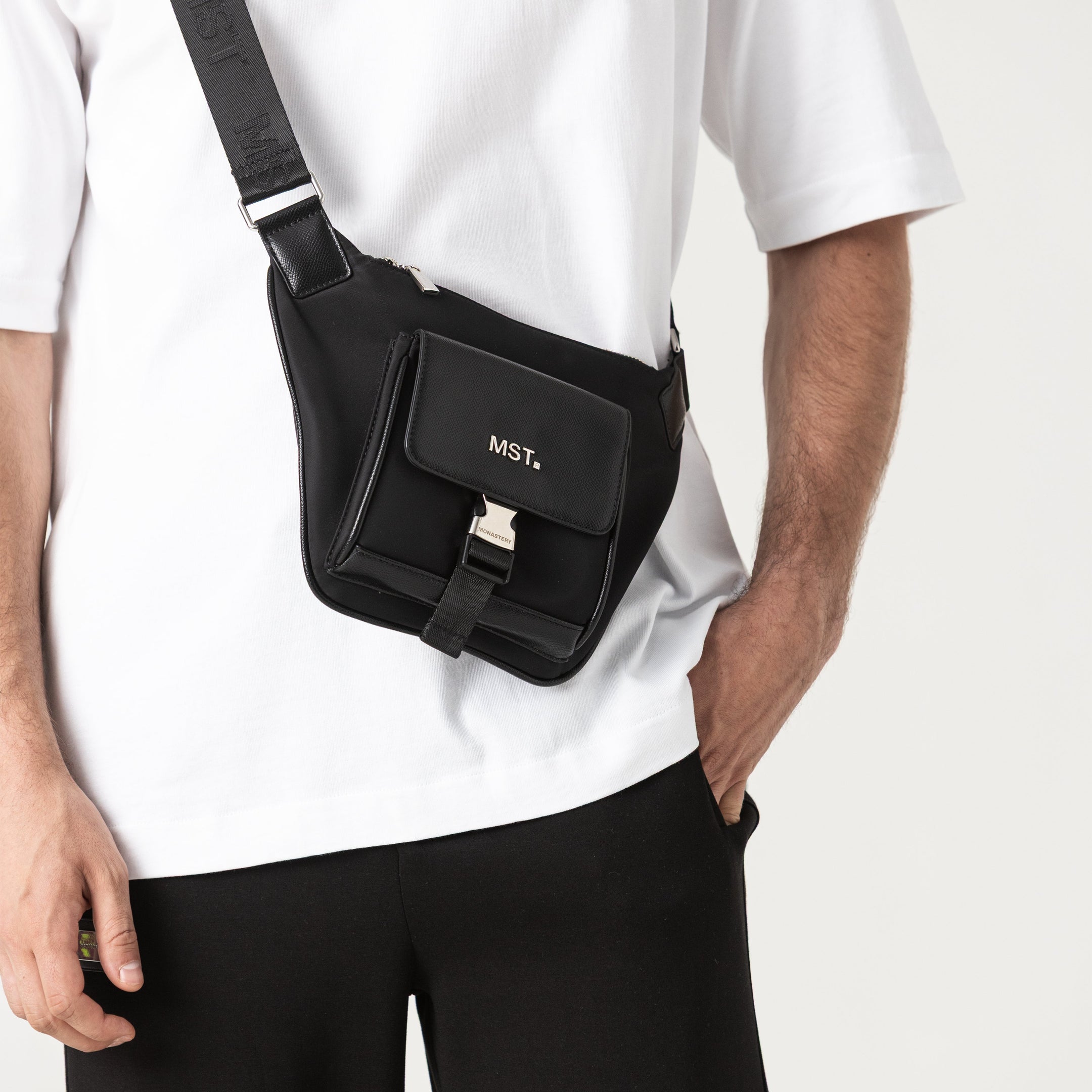 CEDRIC FANNY PACK MEN BLACK