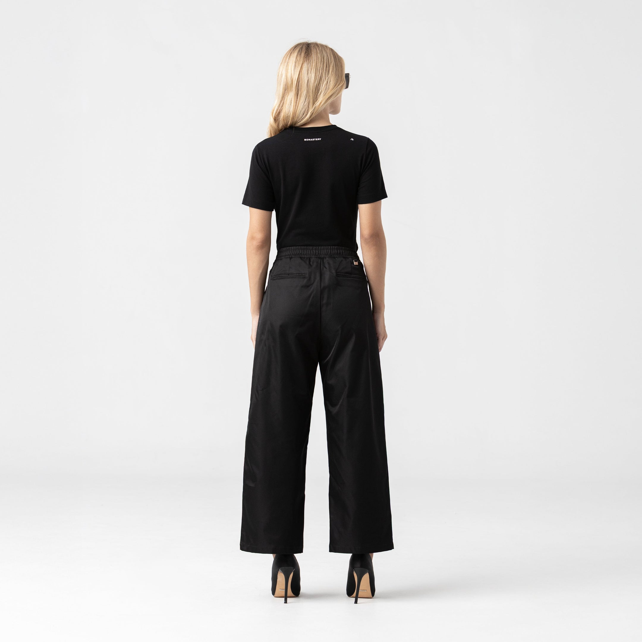 ADHRA T-SHIRT WOMEN BLACK METEORITE