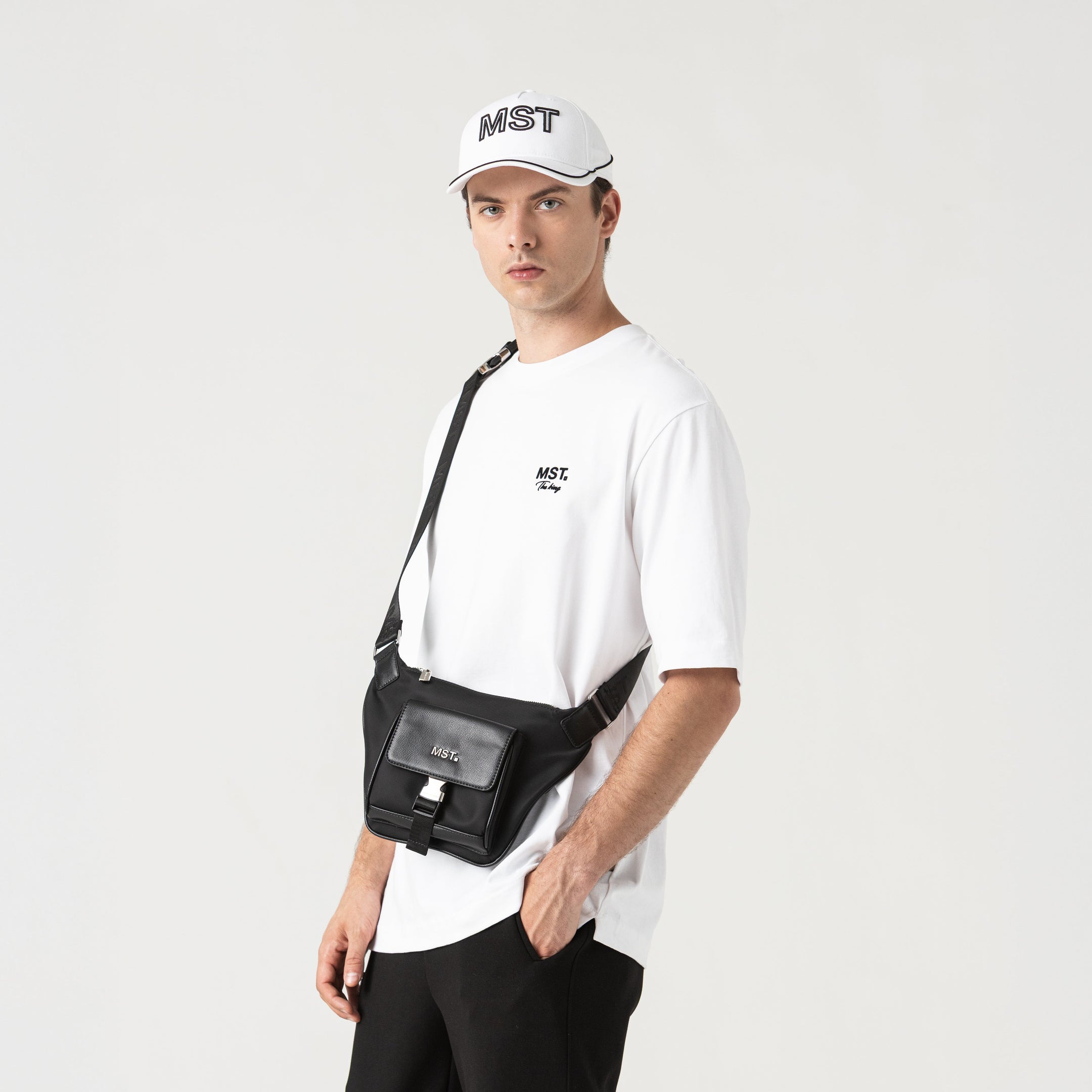 CEDRIC FANNY PACK MEN BLACK